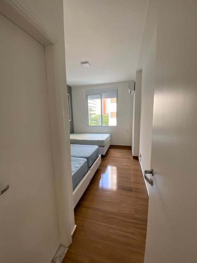 Apartamento Guarujá Pitangueiras 50 metros da Praia. Esterno foto